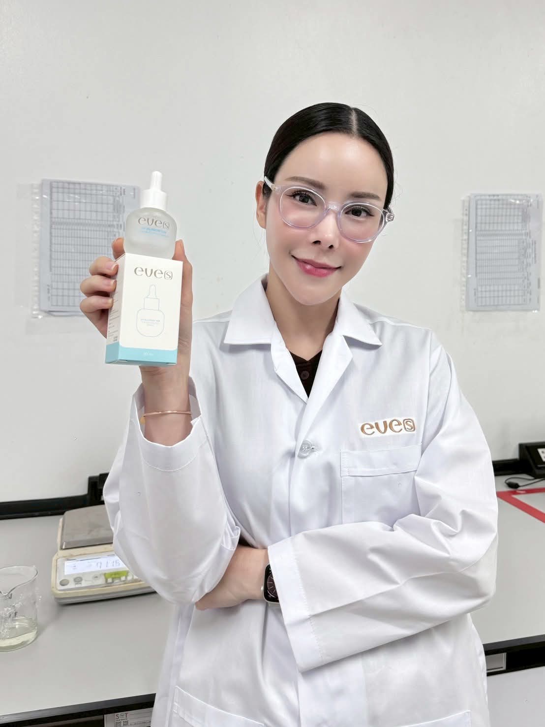 ชุด กันแดด ฟื้นฟู ผิวกระจ่างใส ลดรอยสิว 4 ชิ้น